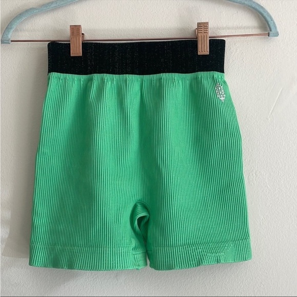 NWT Free People Movement Seamless Short In Fresh Cut Size M/L - Picture 4 of 6